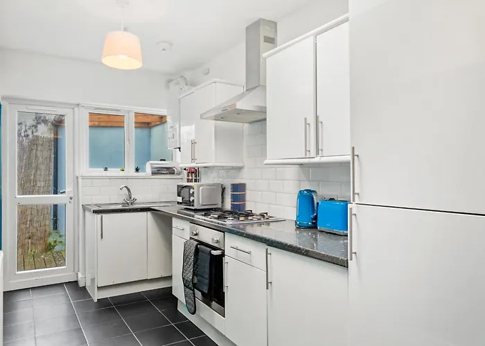 Exquisite Gem - Terrace And Garden Bristol